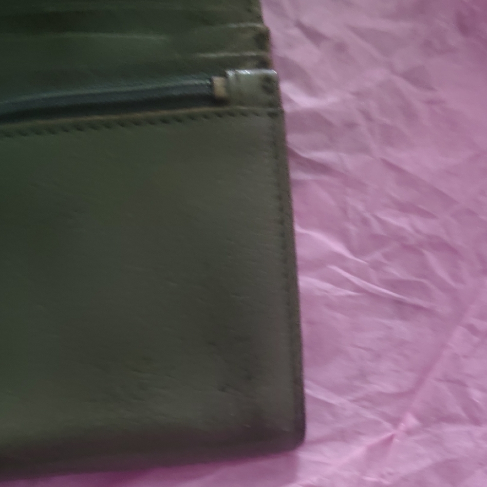 Green IL BISONTE Snap Button Closure Leather Wallet - Picture 10 of 14